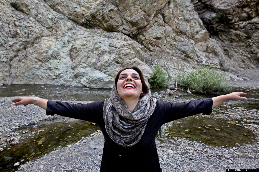 laughter-yoga-helps-spread-cheer-in-iran